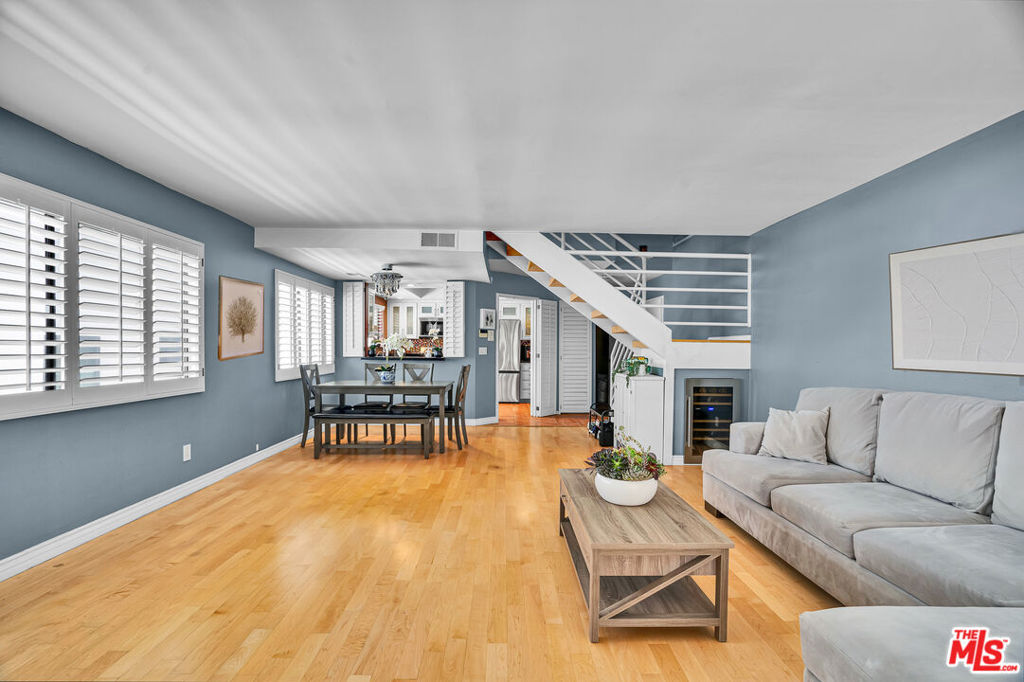 11953 Goshen Avenue 5 Property Photo 9