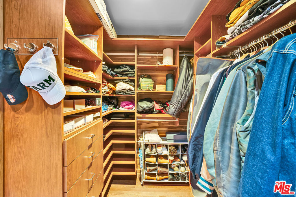 11953 Goshen Avenue 5 Property Photo 18