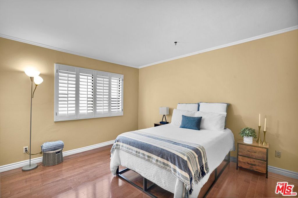 11953 Goshen Avenue 5 Property Photo 25