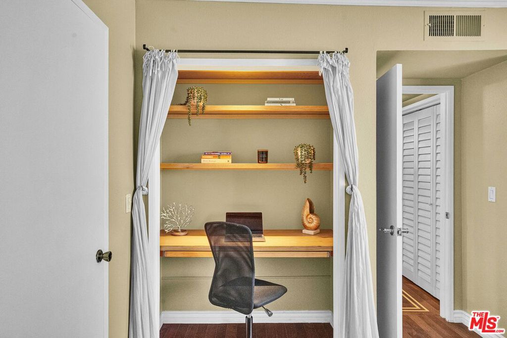 11953 Goshen Avenue 5 Property Photo 26