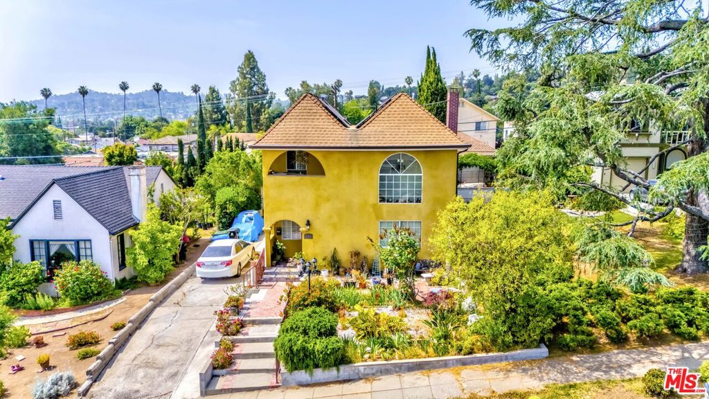 2354 Laverna Avenue Property Photo 1