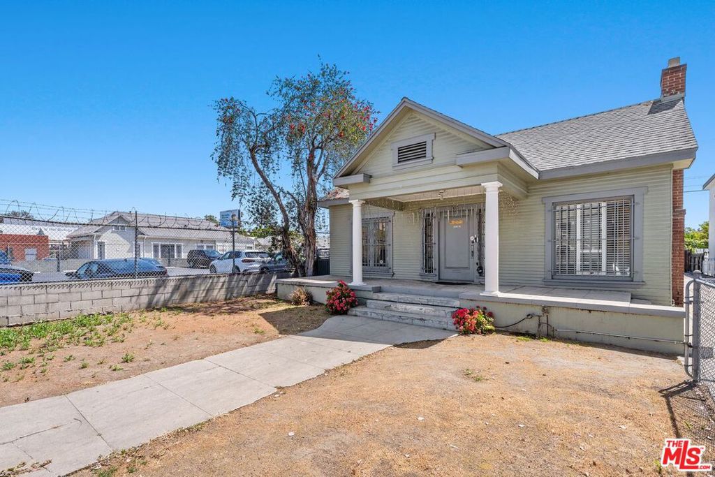 206 N Oxford Avenue Property Photo 10