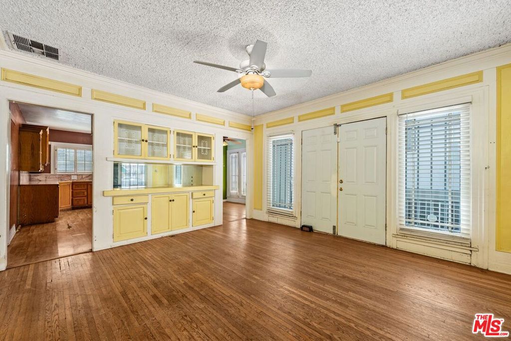 206 N Oxford Avenue Property Photo 18