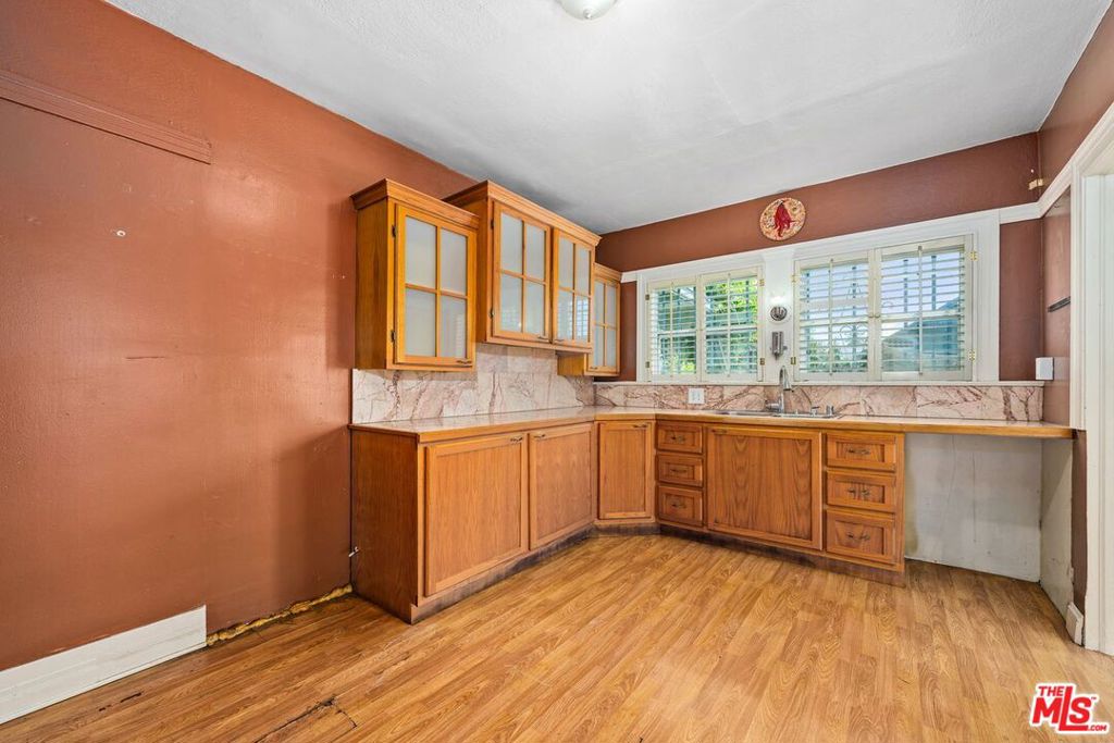 206 N Oxford Avenue Property Photo 21