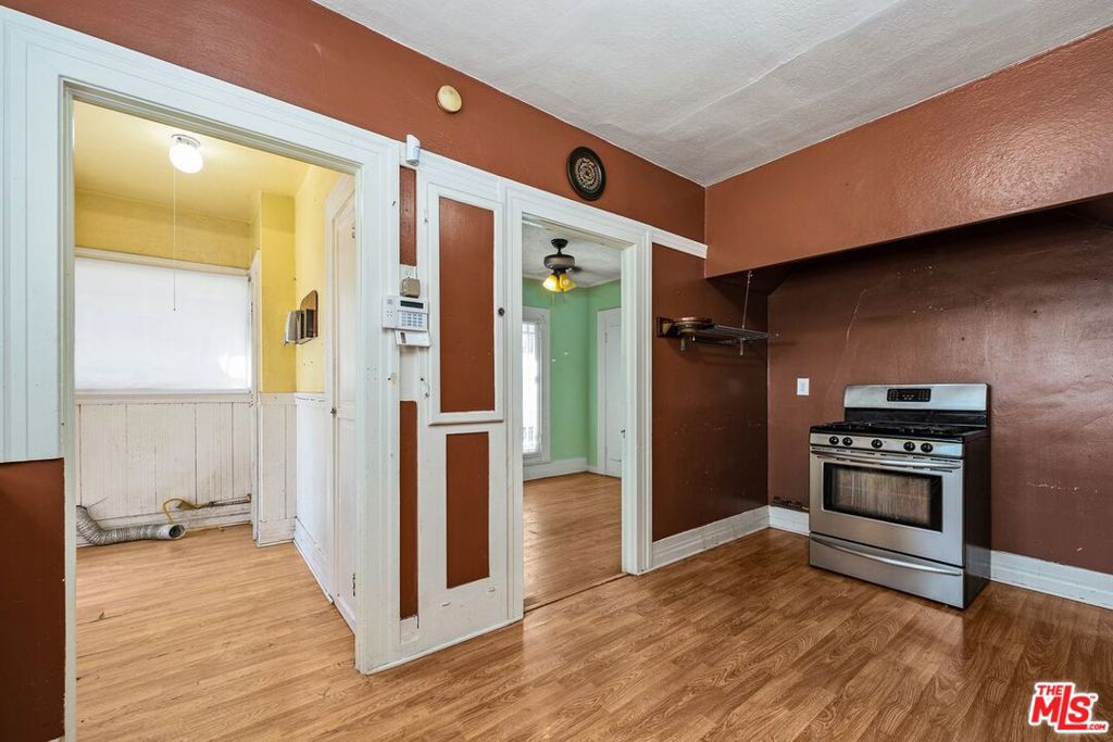 206 N Oxford Avenue Property Photo 24