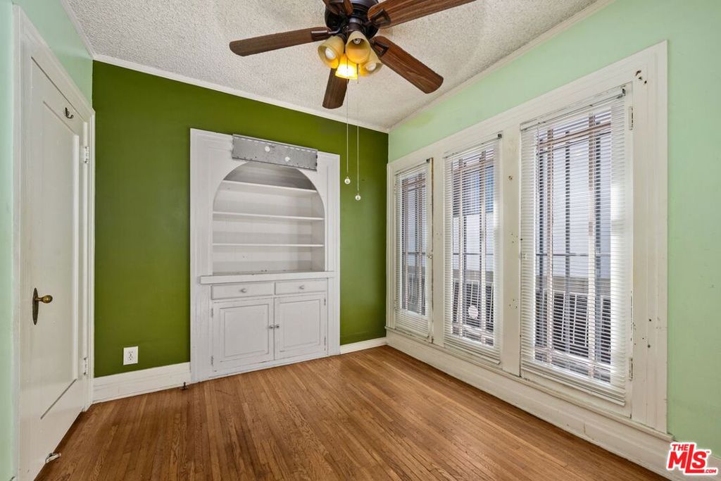 206 N Oxford Avenue Property Photo 26
