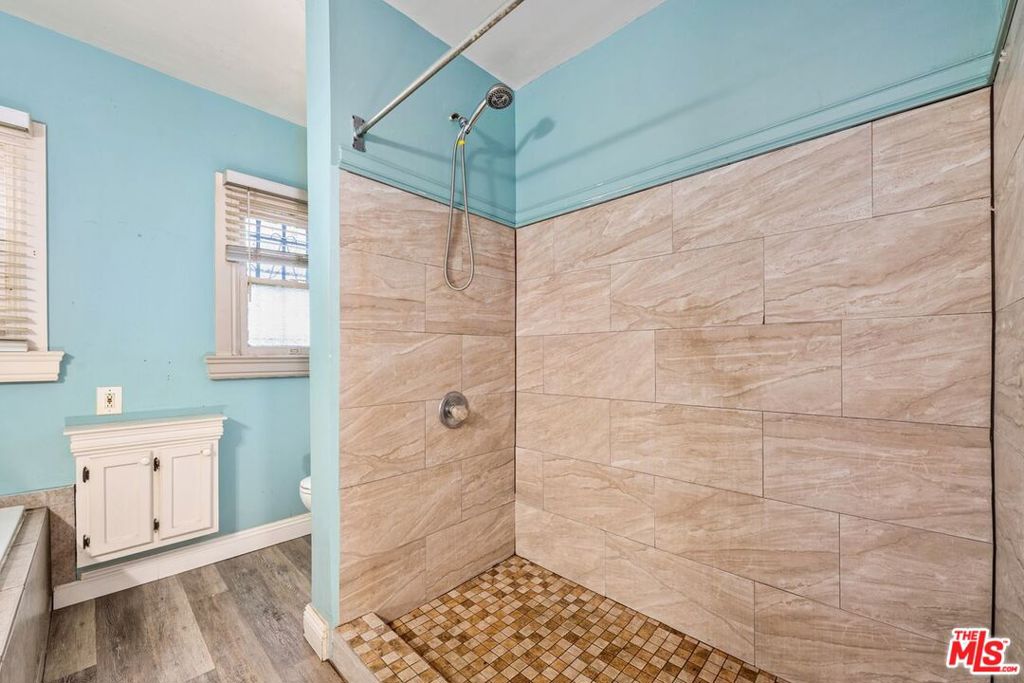 206 N Oxford Avenue Property Photo 30