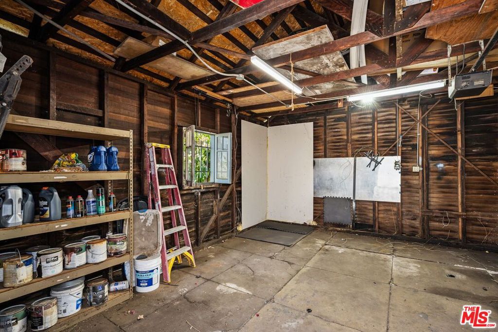 206 N Oxford Avenue Property Photo 39