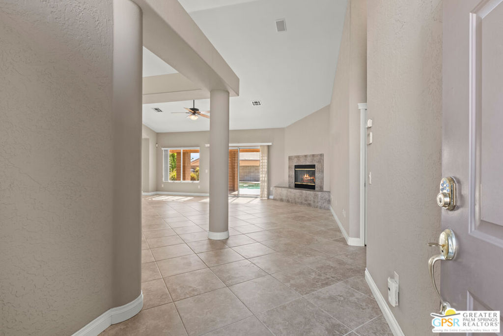 79185 Canterra Circle Property Photo 4