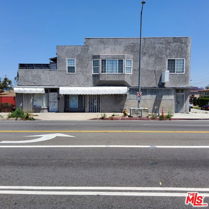 3201 W Florence Avenue Property Photo 1