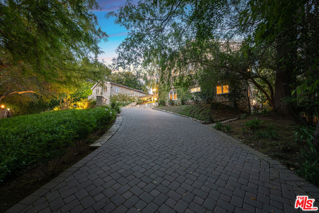 422 Parkwood Drive Property Photo 44