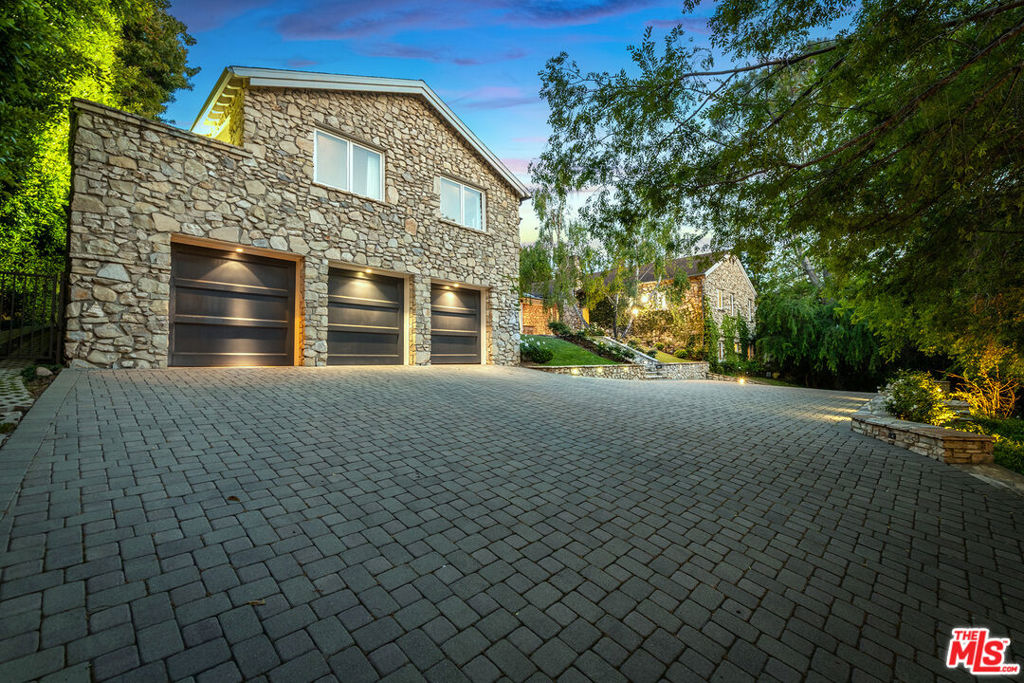 422 Parkwood Drive Property Photo 46
