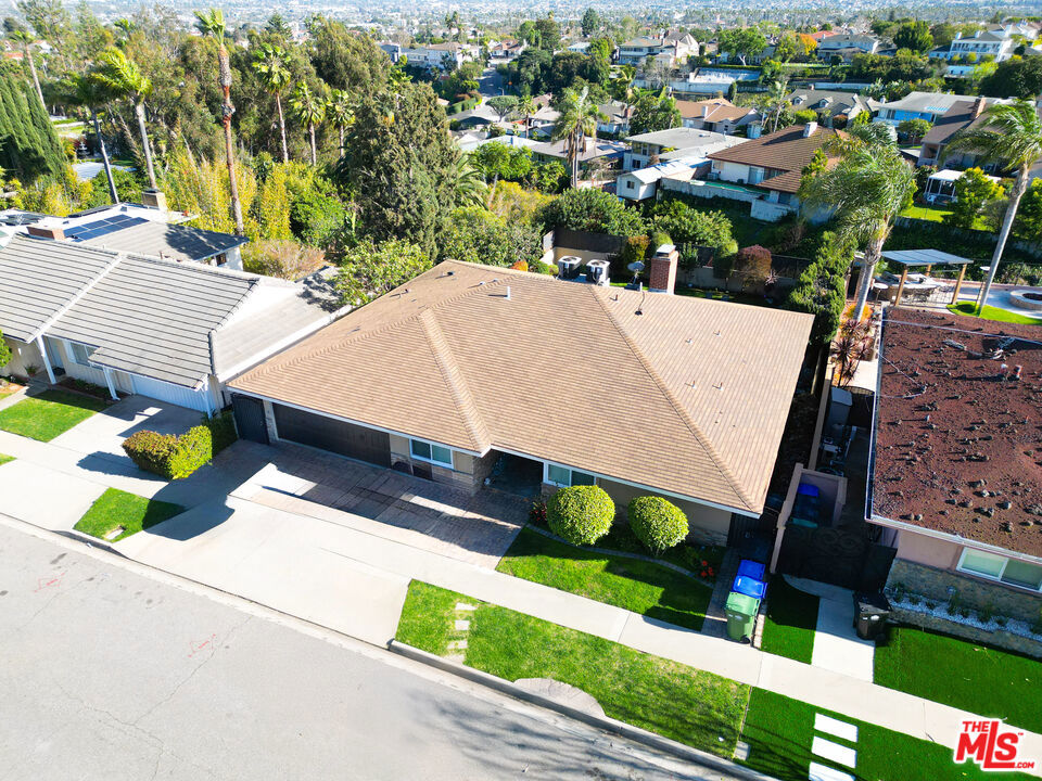 4028 Kenway Avenue Property Photo