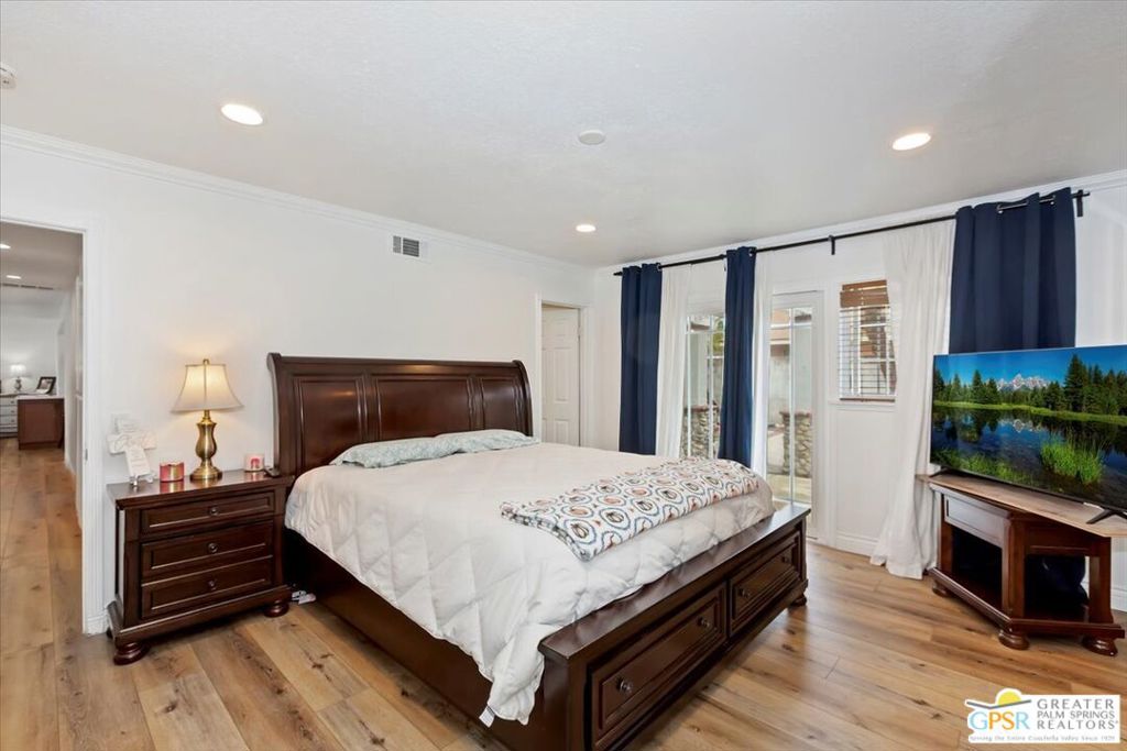 10414 Hamilton Street Property Photo 6