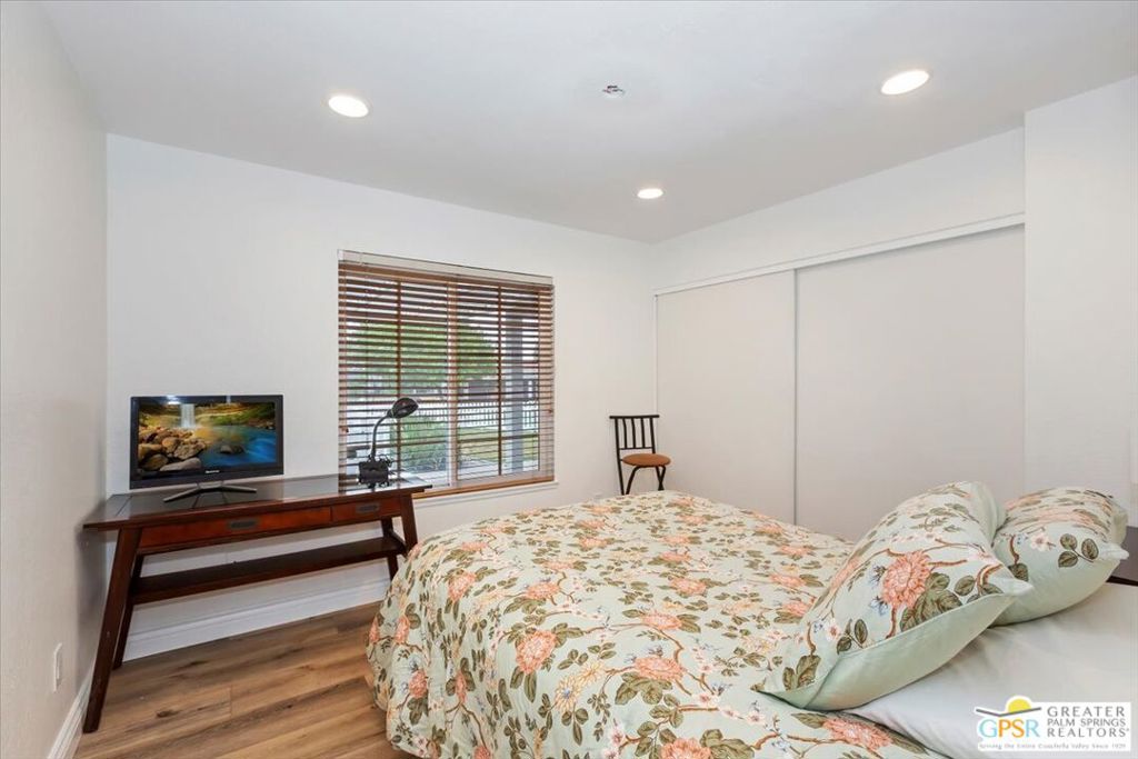 10414 Hamilton Street Property Photo 10