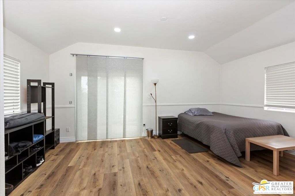 10414 Hamilton Street Property Photo 12