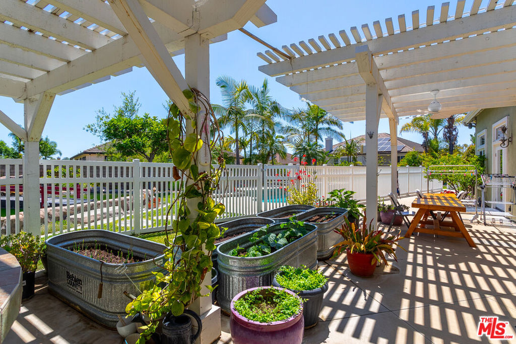 18568 Arbor Gate Lane Property Photo 8
