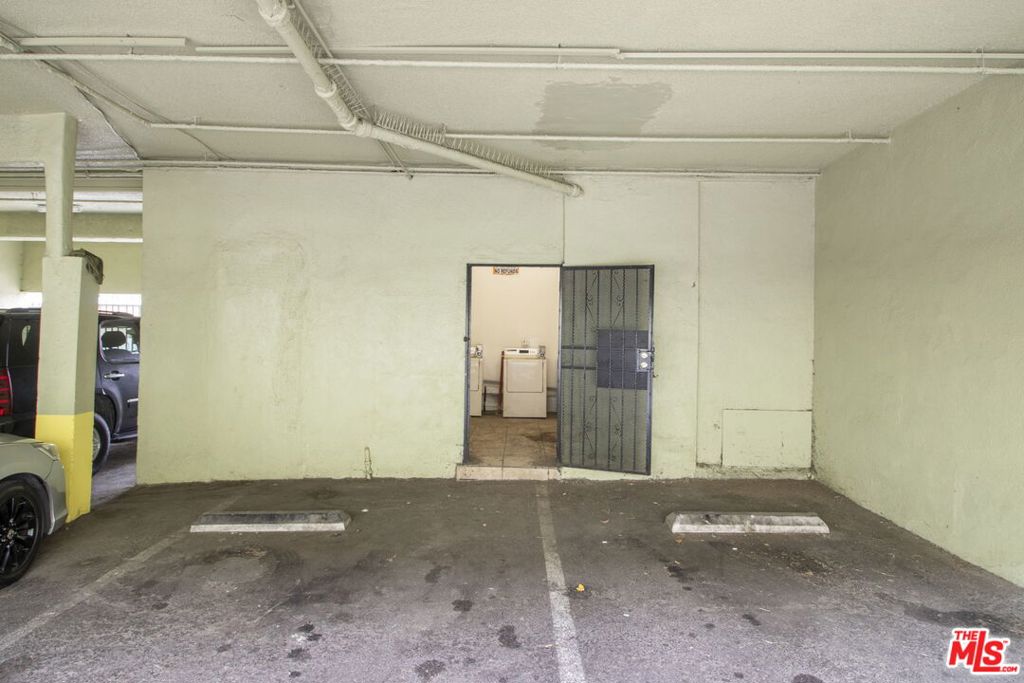 11204 S Broadway Property Photo 6