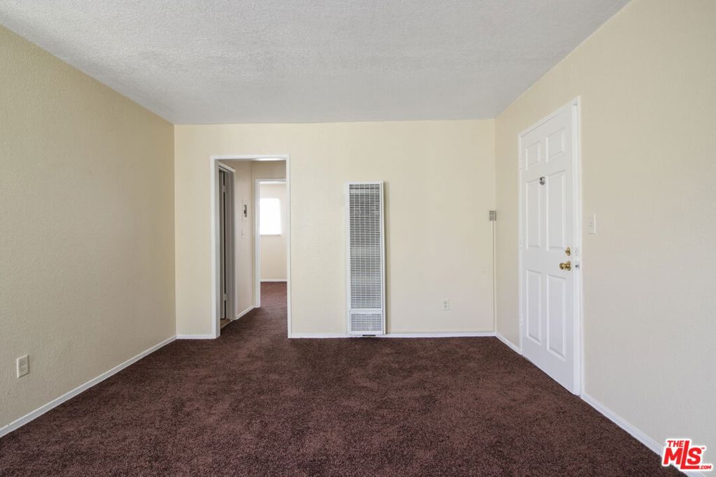 11204 S Broadway Property Photo 7