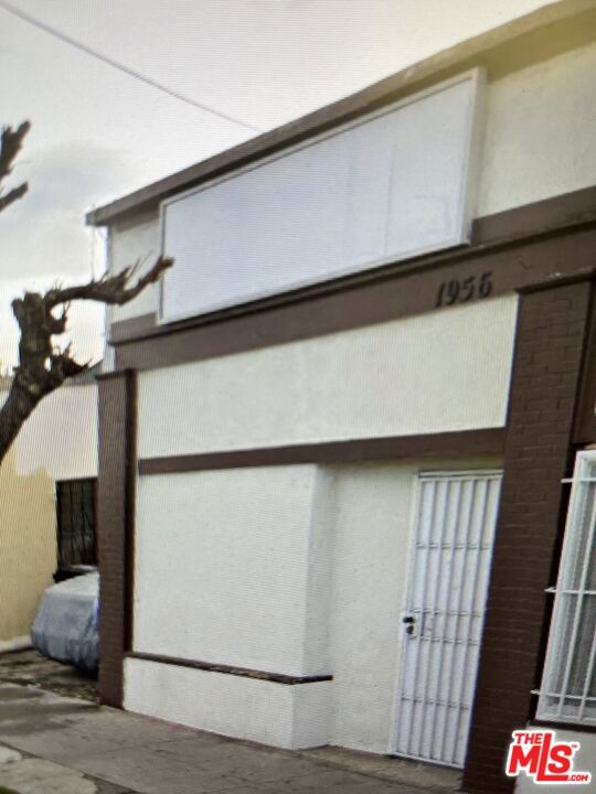 1956 W Jefferson Boulevard Property Photo 1