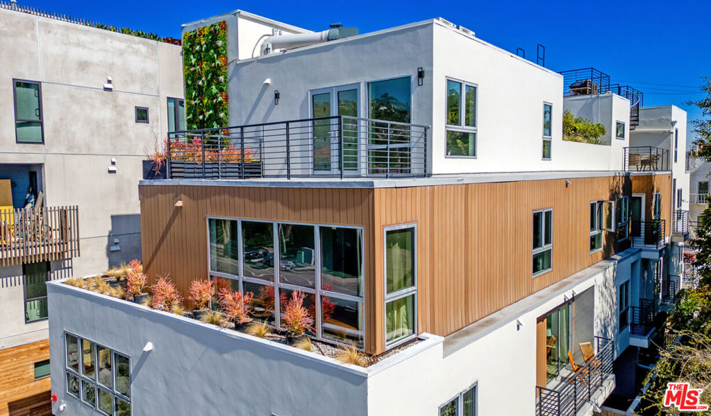 1236 N Fairfax Avenue 5 Property Photo 1