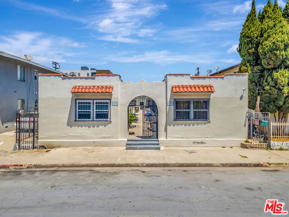 2233 W 14th Street Property Photo 1