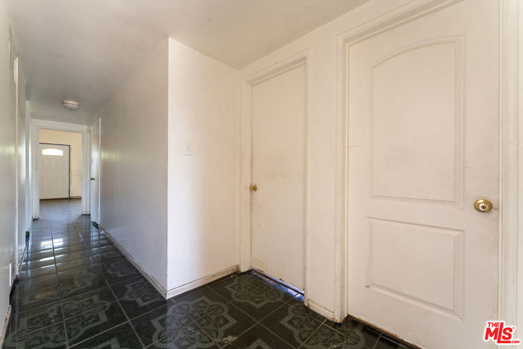 9870 Woodale Avenue Property Photo 23