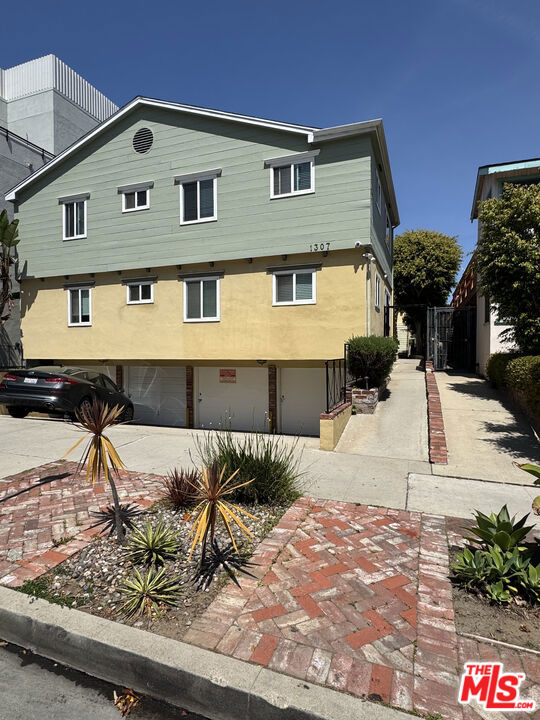 1307 15th Street Property Photo 2