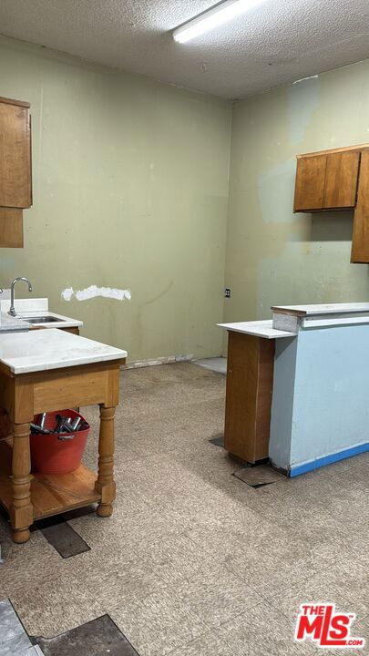 4810 S Vermont Avenue Property Photo 12