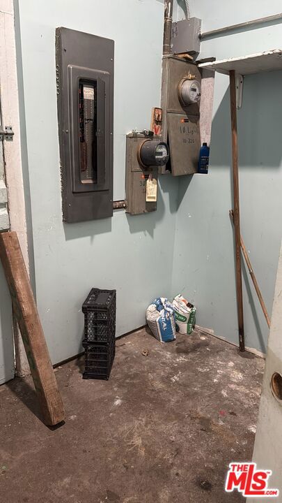 4810 S Vermont Avenue Property Photo 15