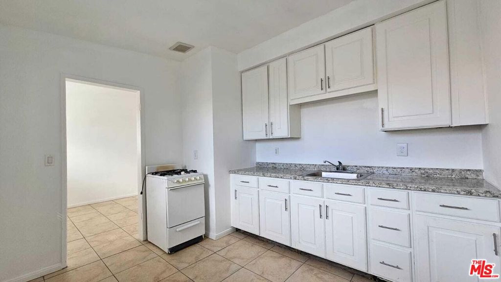 66327 7th Street Property Photo 10