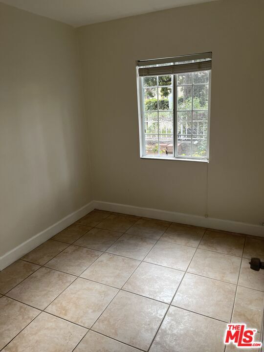101 N La Peer Drive Property Photo 25