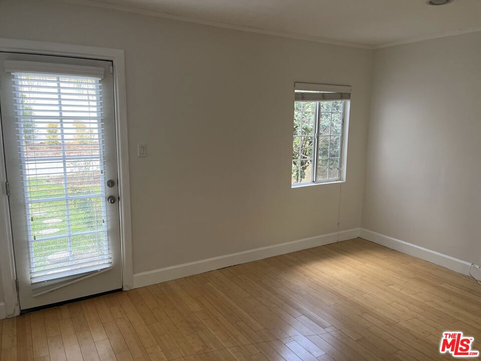 101 N La Peer Drive Property Photo 27