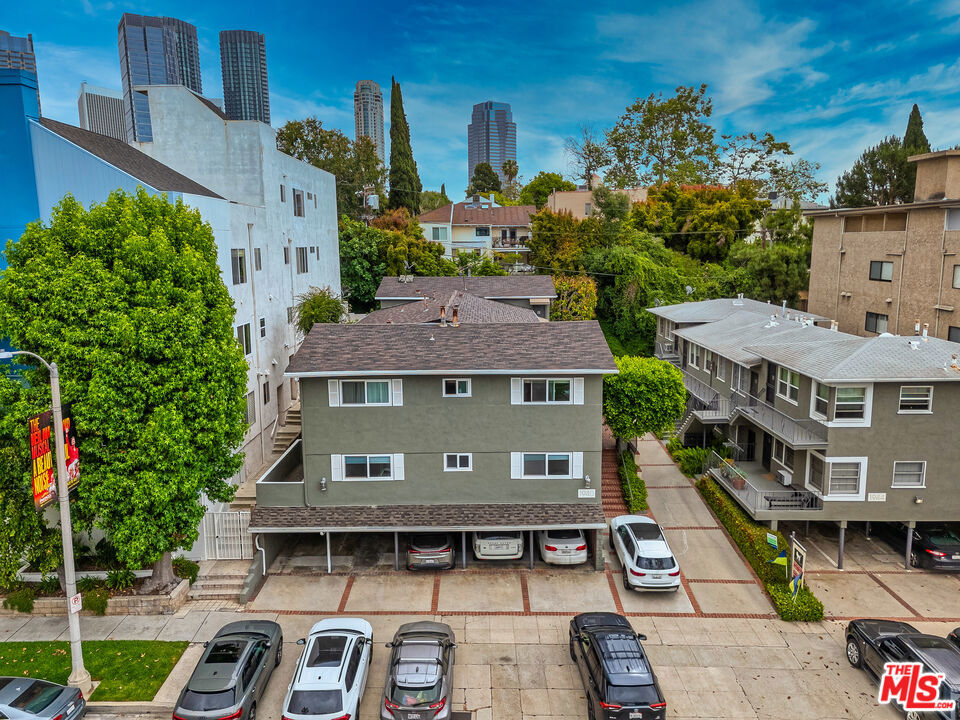 1940 S Beverly Glen Boulevard Property Photo 2