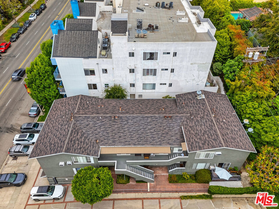 1940 S Beverly Glen Boulevard Property Photo 11