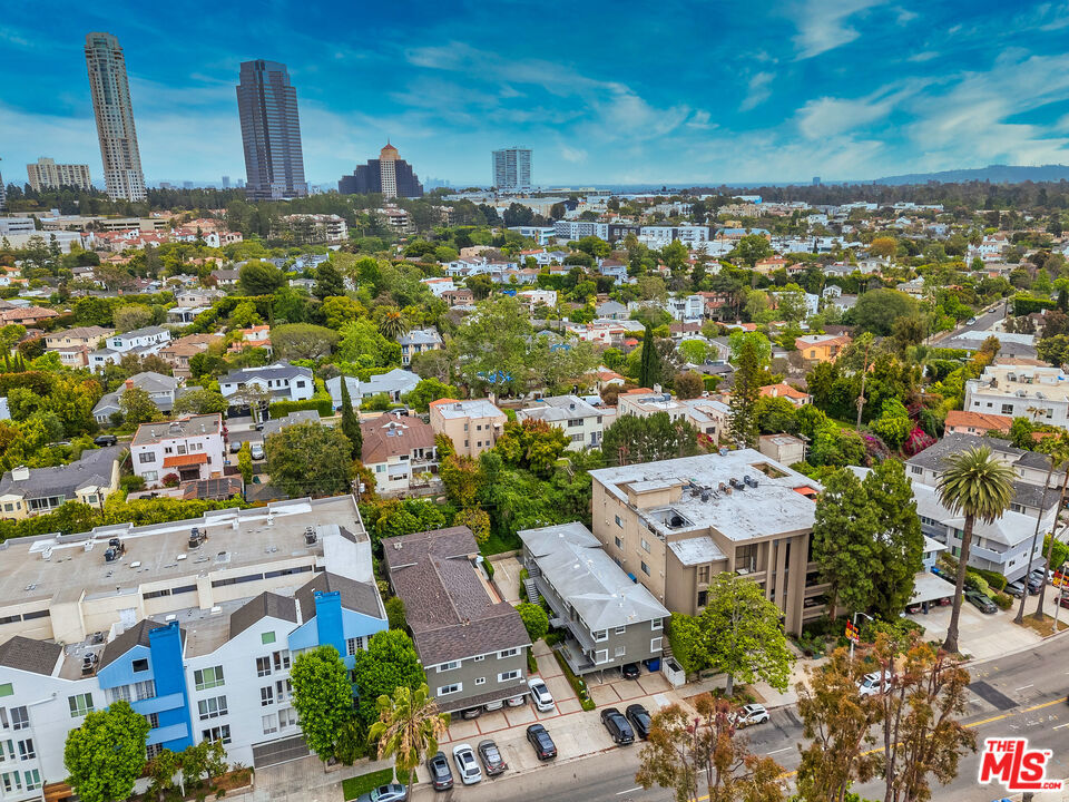 1940 S Beverly Glen Boulevard Property Photo 13