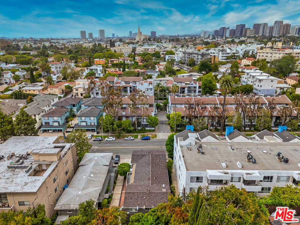 1940 S Beverly Glen Boulevard Property Photo 14