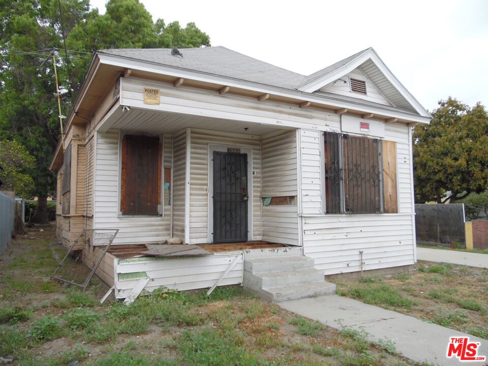 1563 E 108th Street Property Photo 1