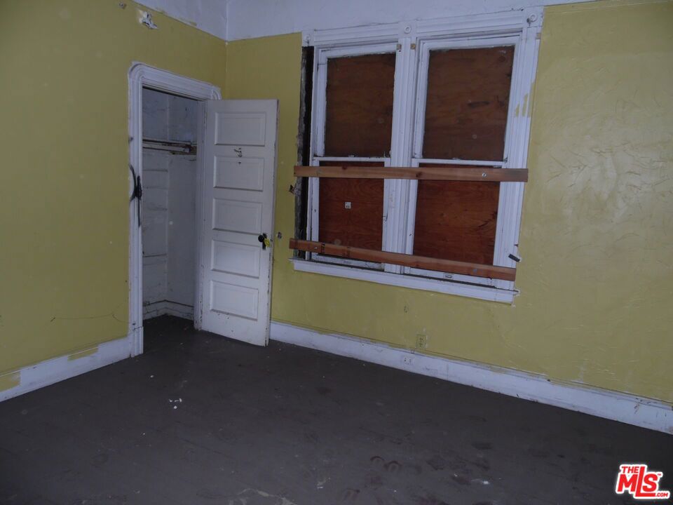 1563 E 108th Street Property Photo 35