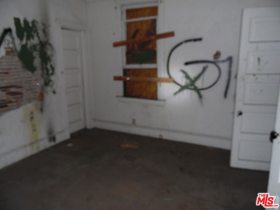 1563 E 108th Street Property Photo 47