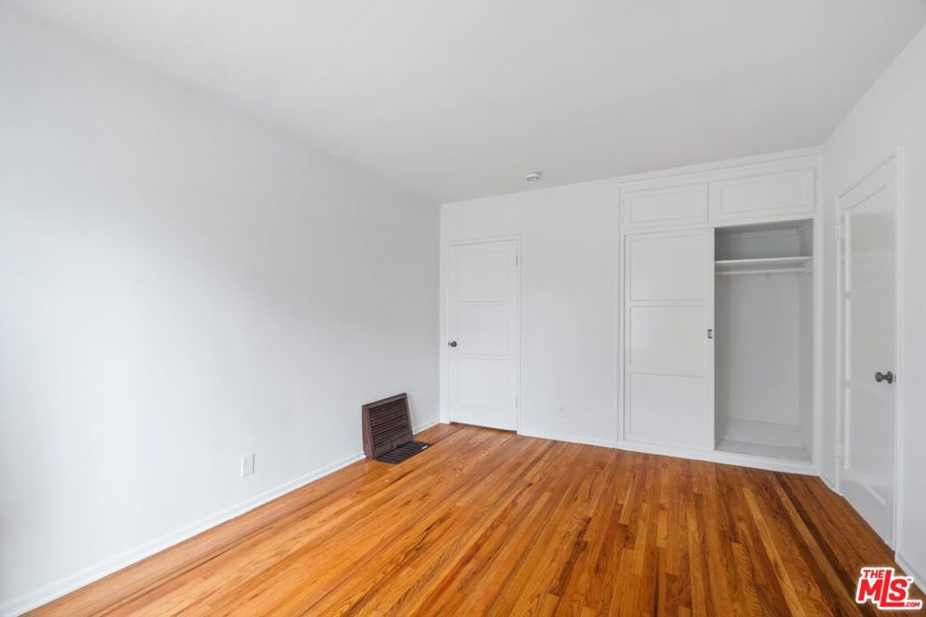 9620 Braddock Drive Property Photo 17