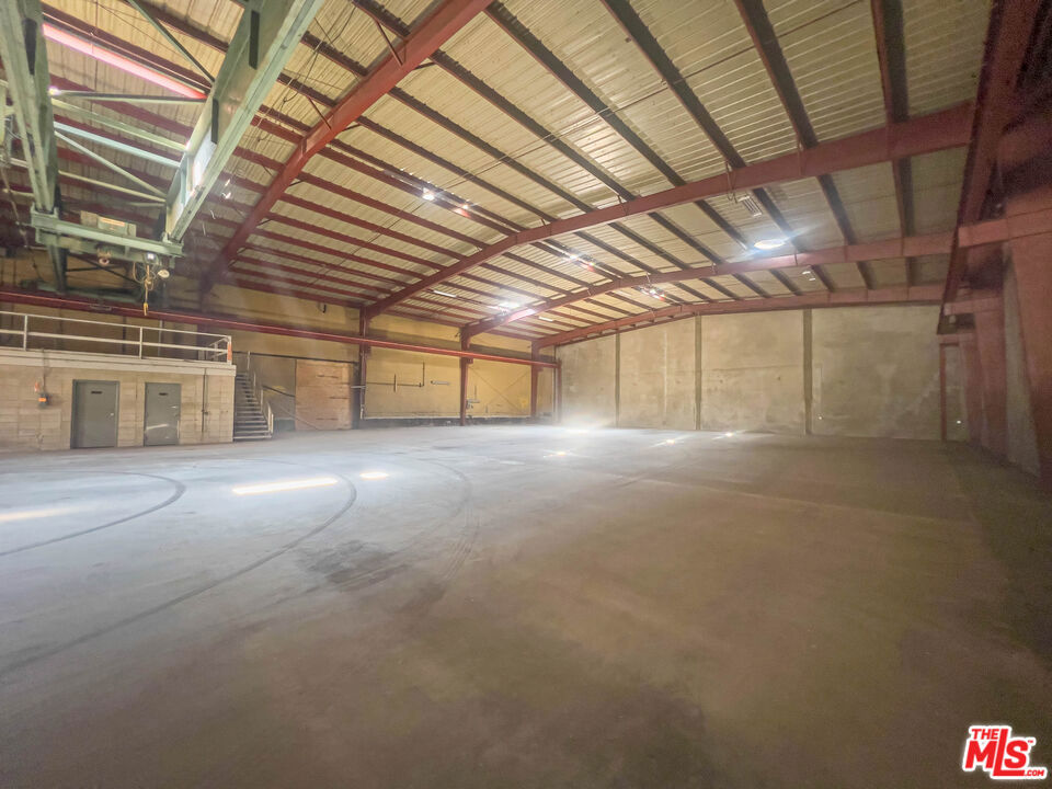 1540 Date Street Property Photo 5