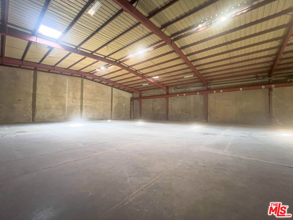 1540 Date Street Property Photo 7