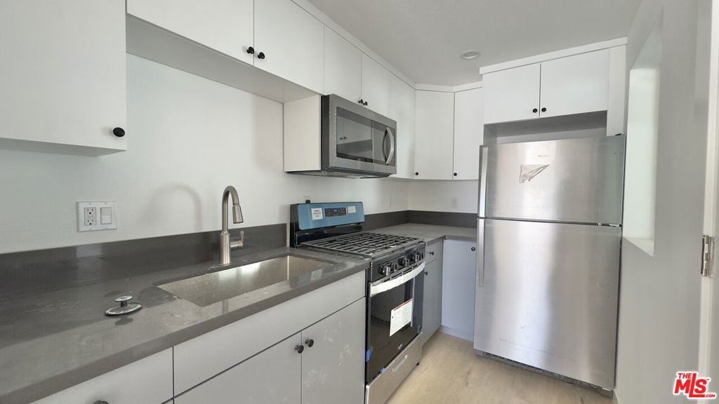 1732 Crenshaw Boulevard 1/3 Property Photo 1