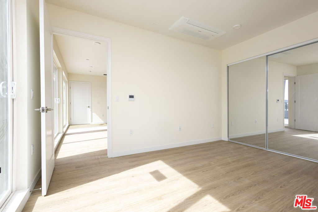 14629 Erwin Street Property Photo 17