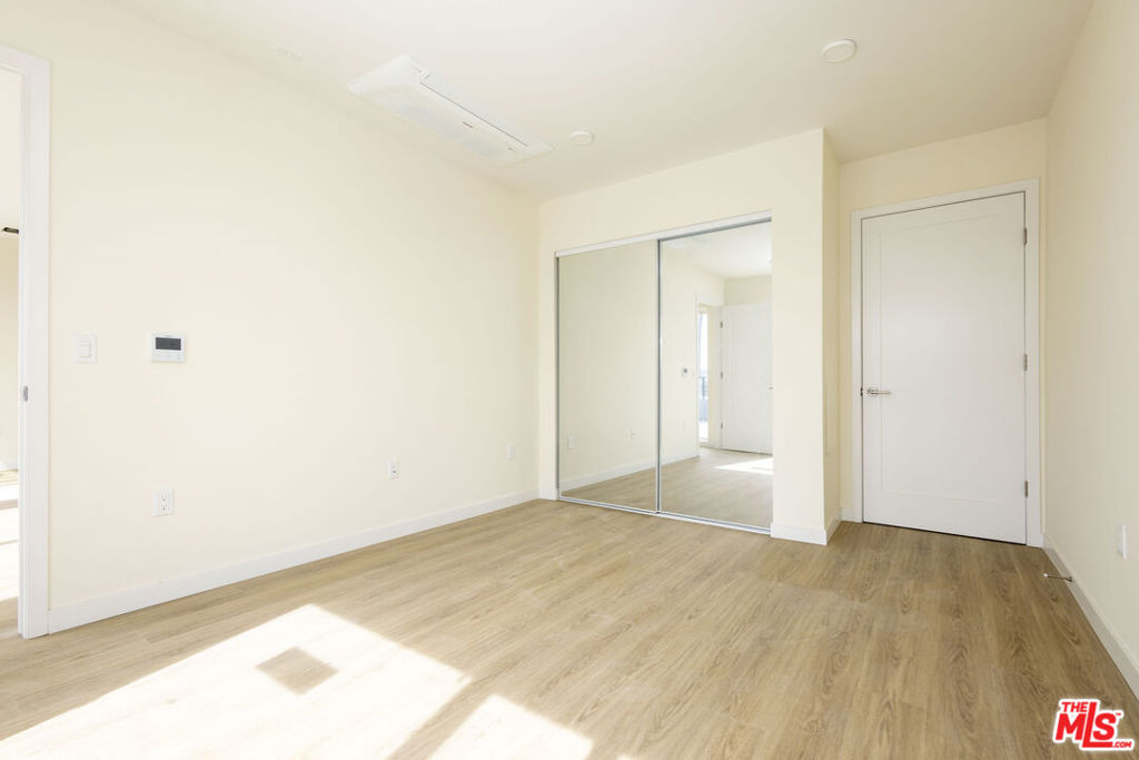 14629 Erwin Street Property Photo 18