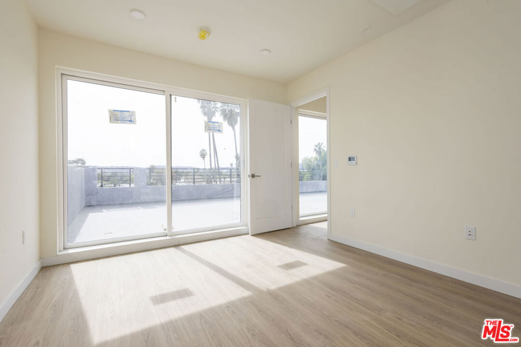 14629 Erwin Street Property Photo 20