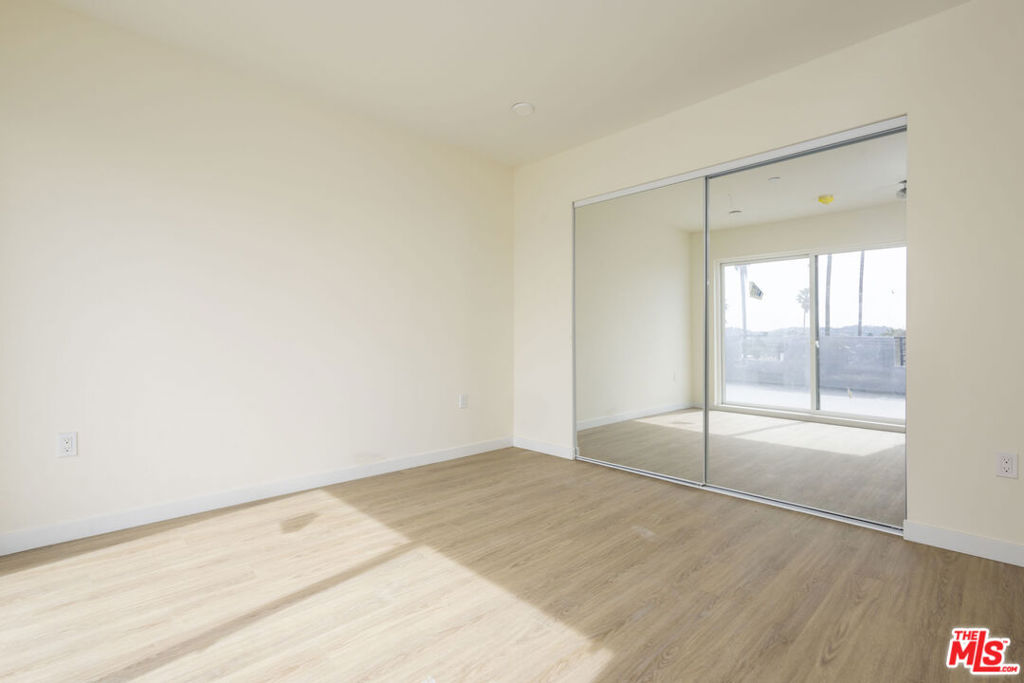 14629 Erwin Street Property Photo 21