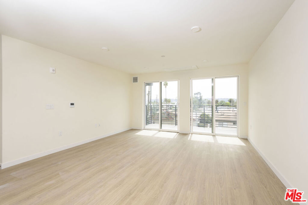 14629 Erwin Street Property Photo 22