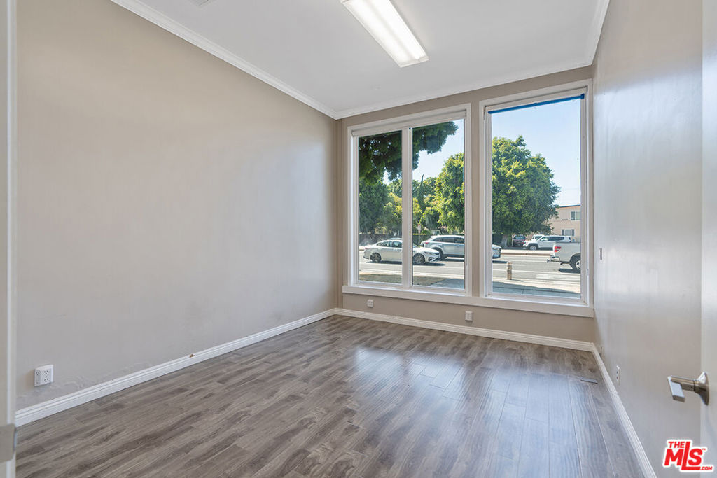 11312 Venice Boulevard Property Photo 4